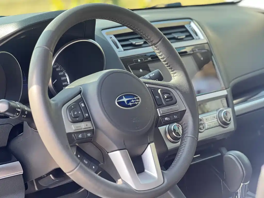 Subaru Outback 2015 — фото 14