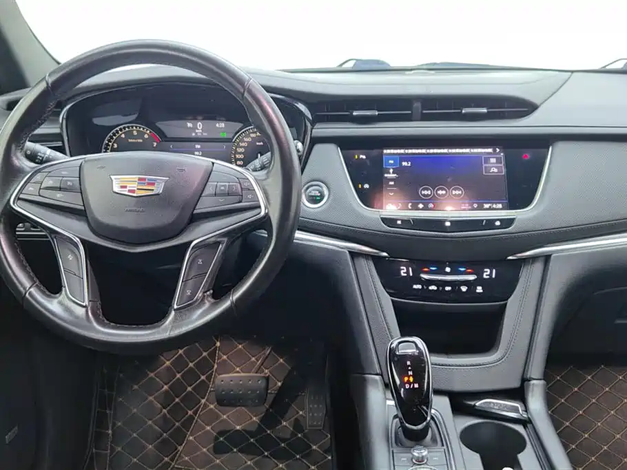 Cadillac XT5 2019 — фото 12