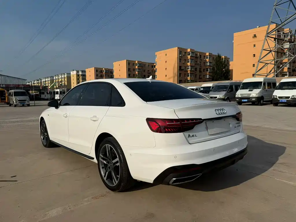 Audi A4L 2023