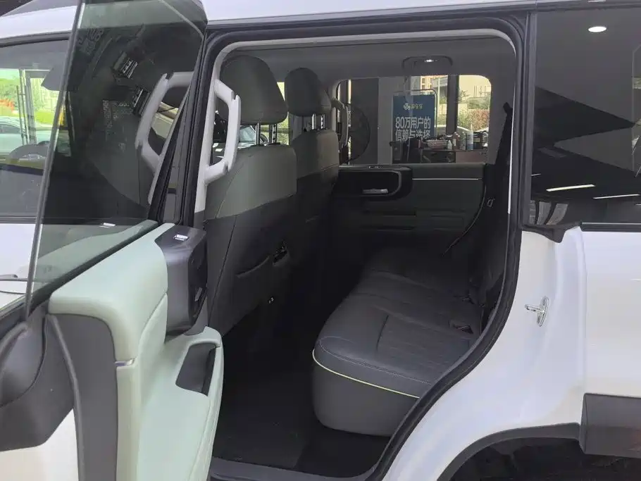 BAIC BJ40 Extended Range 2025 — фото 11