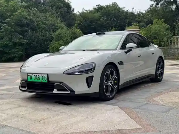 Xiaomi SU7 2024