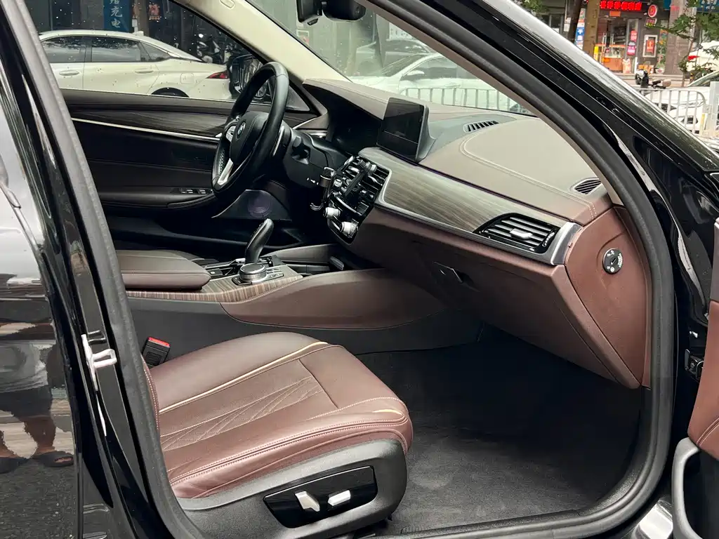 BMW 5 Series 2020