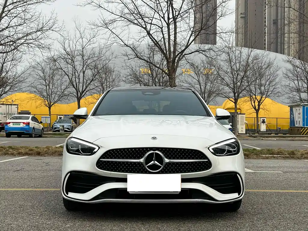 Mercedes-Benz C-Class 2025