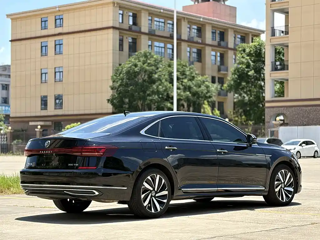 Volkswagen Passat 2024