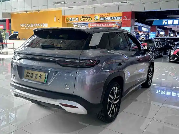 BYD L DM-i 2025 — фото 20