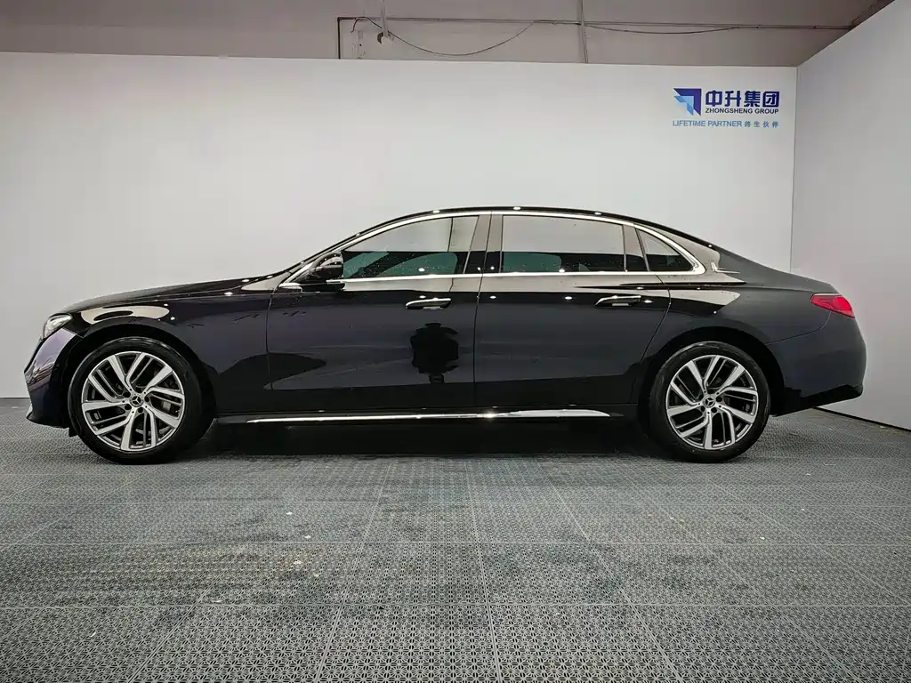 Mercedes-Benz E-Class 2025