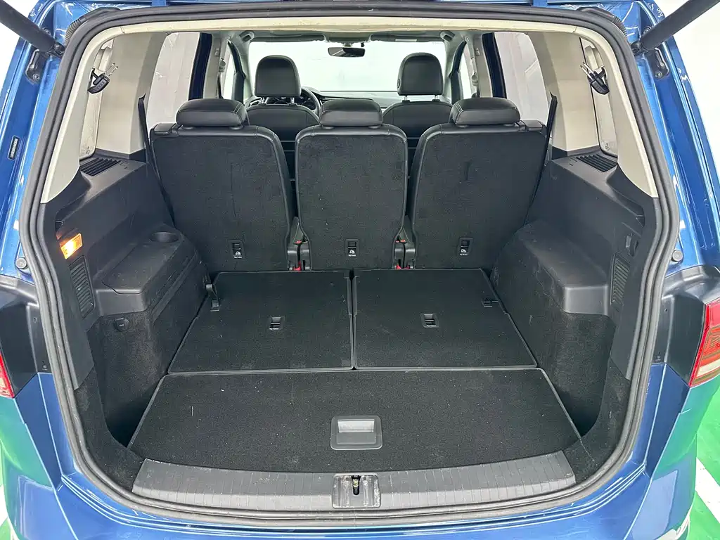 Volkswagen Touran 2018 — фото 25