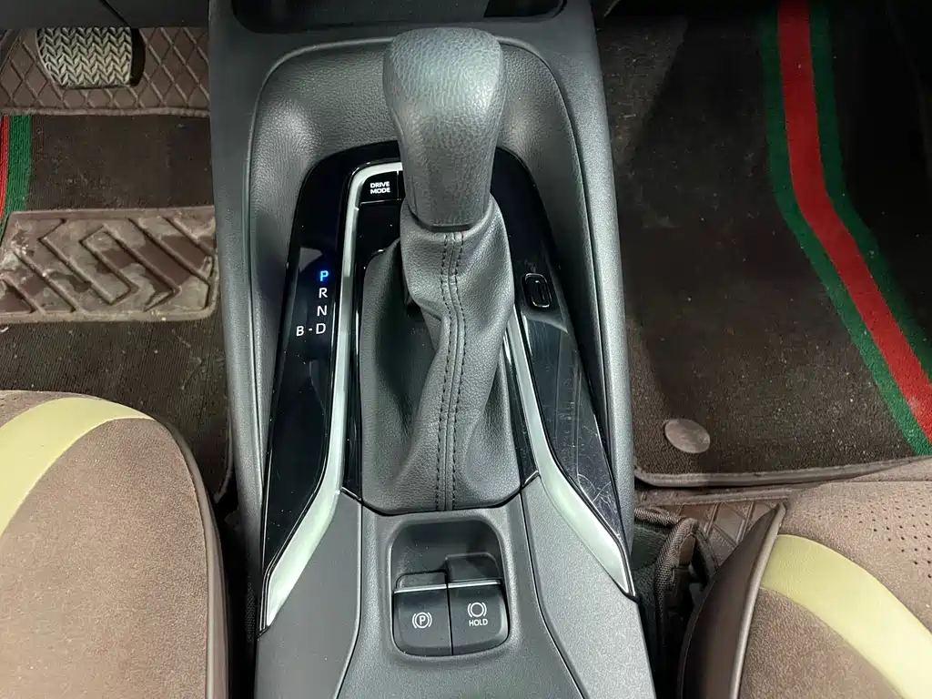 Toyota Corolla 2023 — фото 14