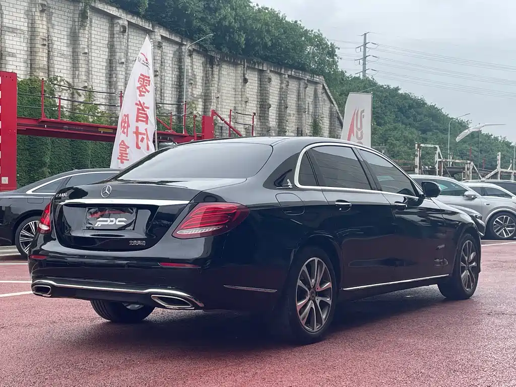 Mercedes-Benz E-Class 2019 — фото 12