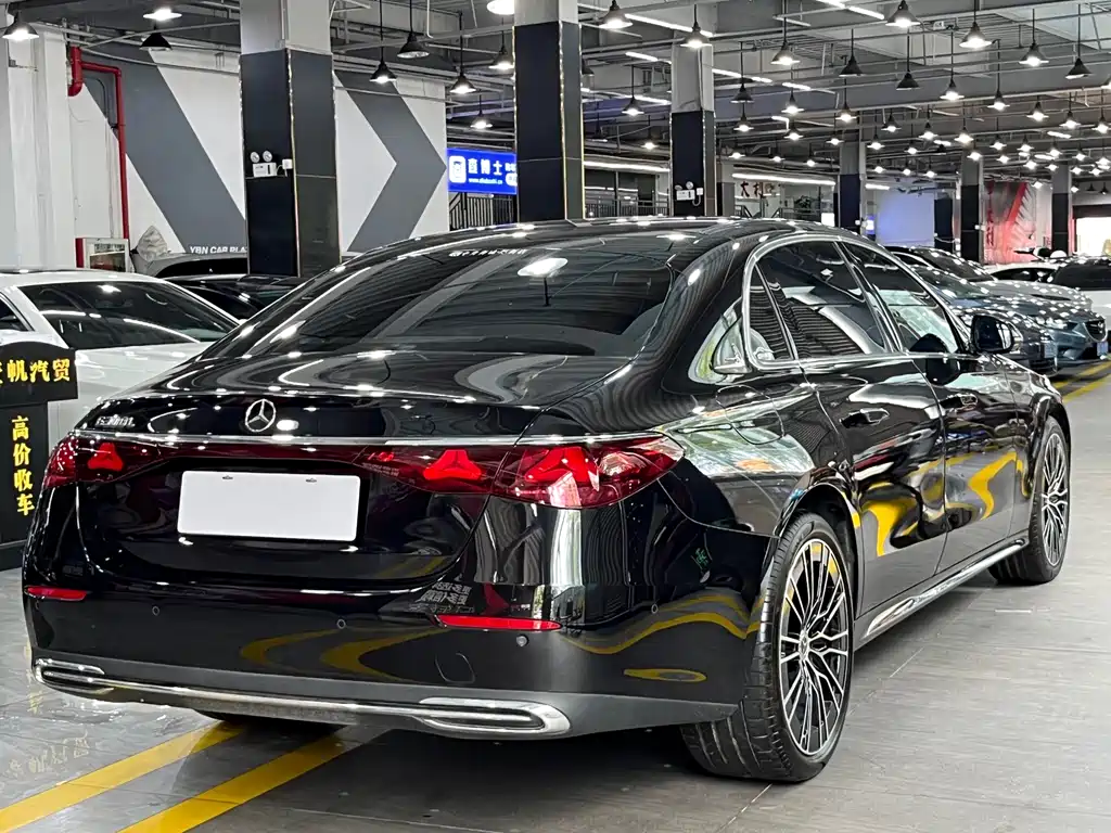 Mercedes-Benz E-Class 2024