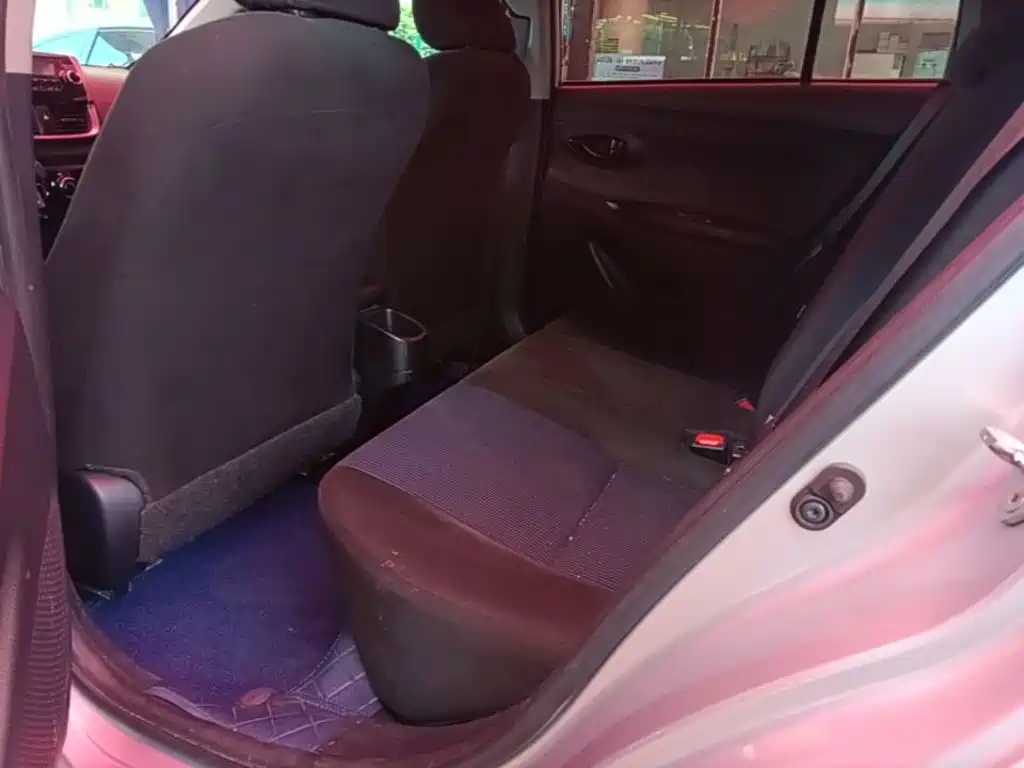 Toyota Yaris L 2016 — фото 17