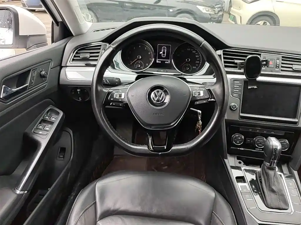 Volkswagen Lamando 2018 — фото 11