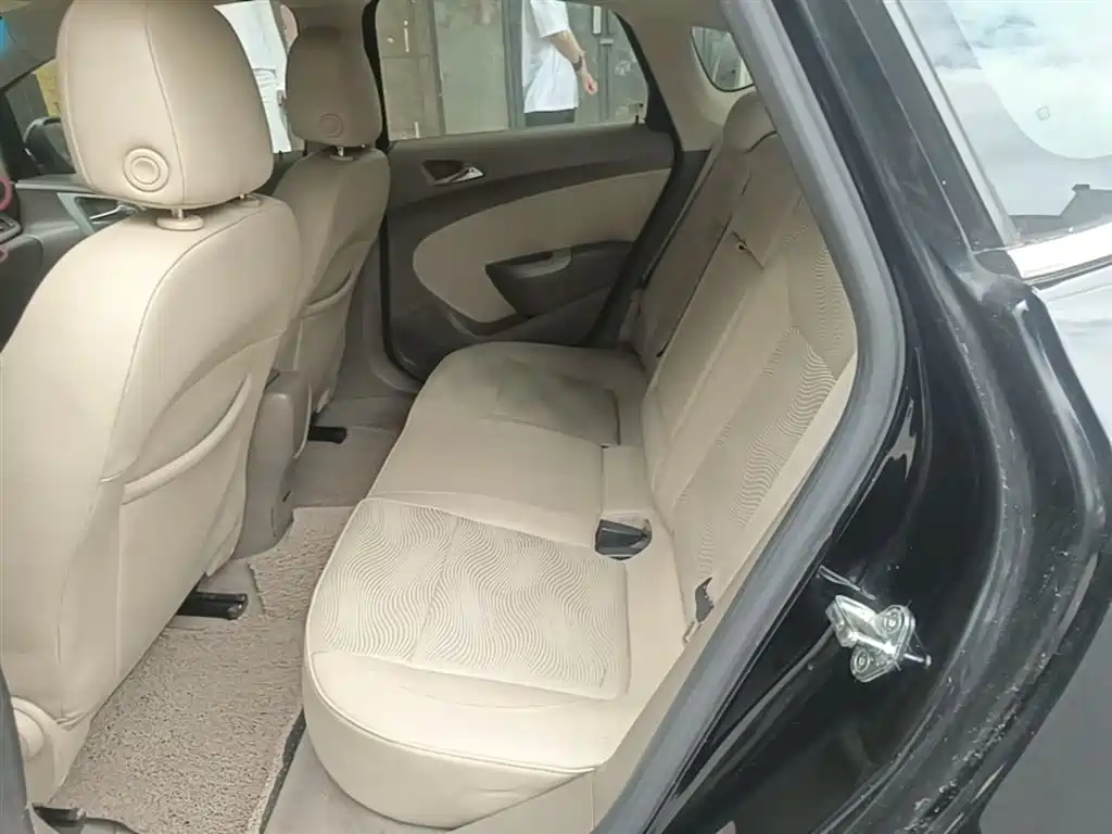 Buick Excelle 2014 — фото 17
