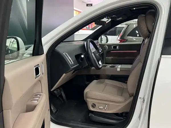 Li Auto L6 2026
