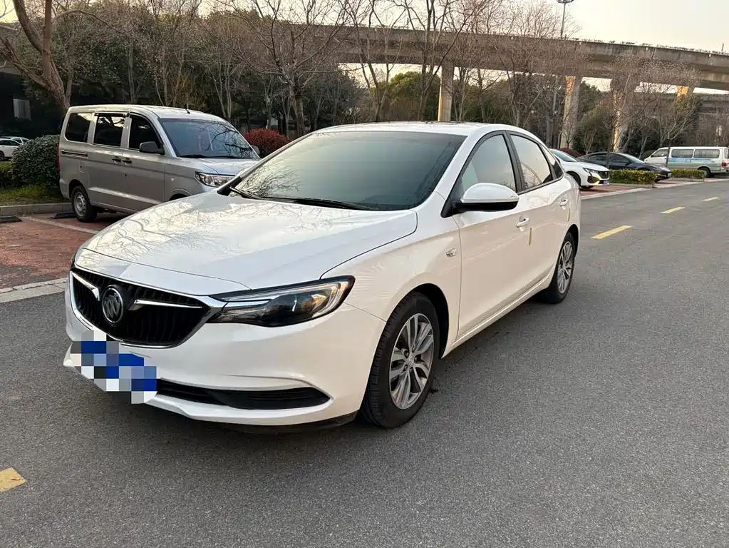 Buick Excelle 2019 — фото 1