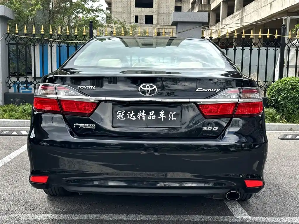 Toyota Camry 2015 — фото 11