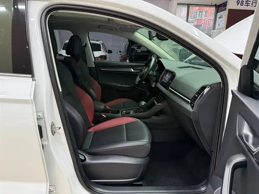 Skoda Karoq 2023 — фото 21