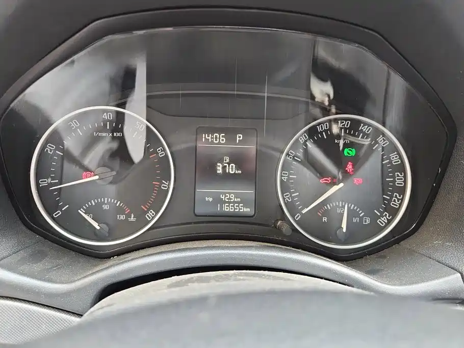 Skoda Octavia 2014 — фото 14