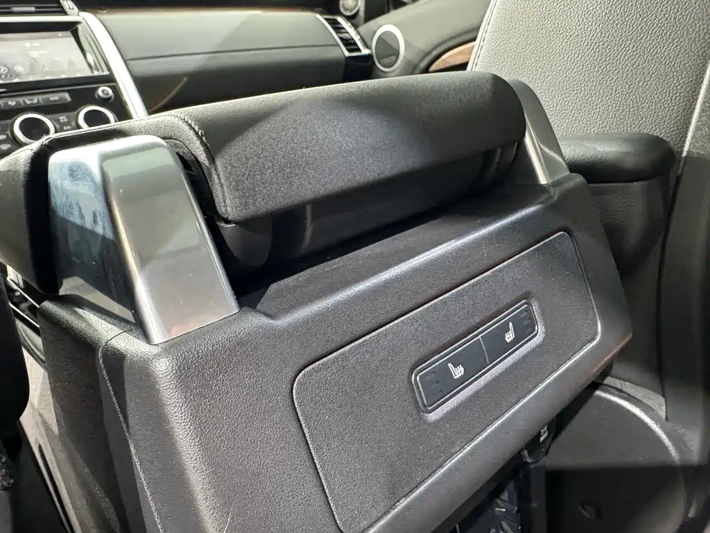 Land Rover Discovery 2019 — фото 24