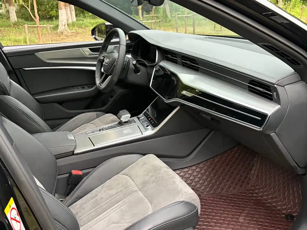 Audi A6L 2023