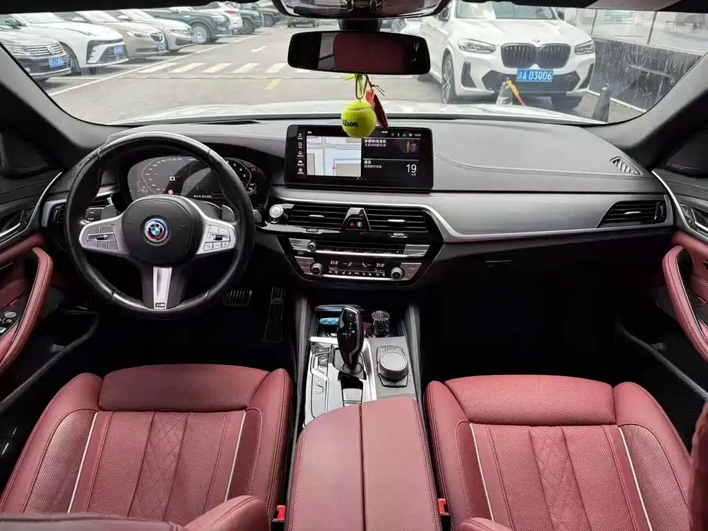 BMW 5 Series 2023