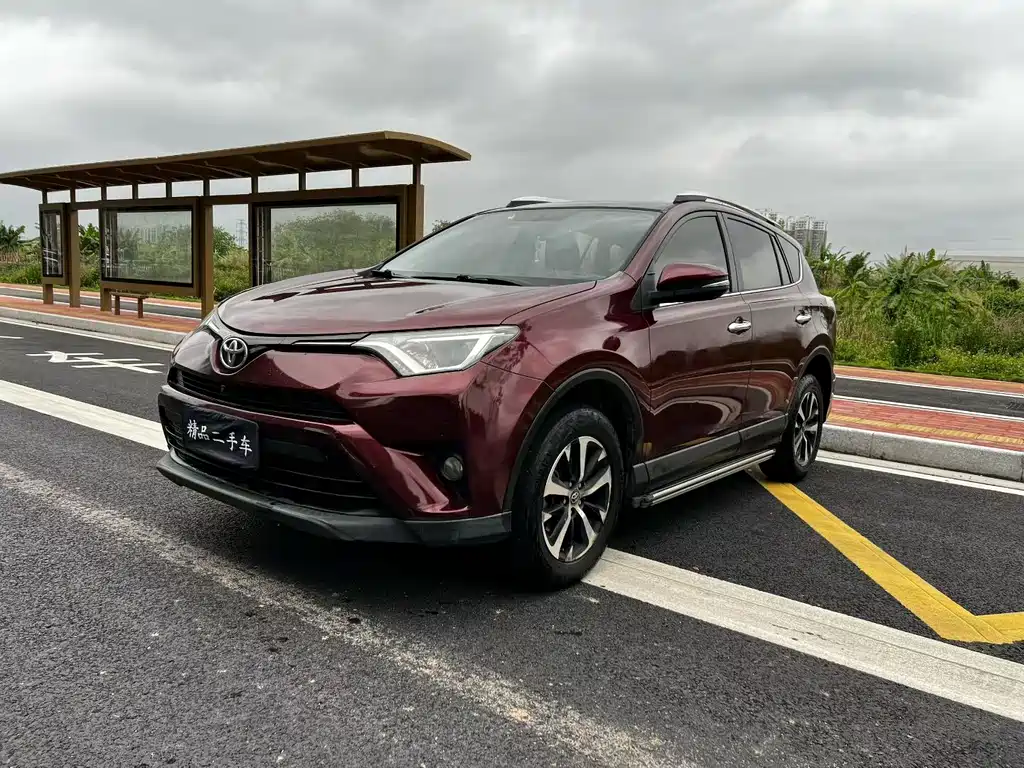 Toyota RAV4 2018 — фото 1