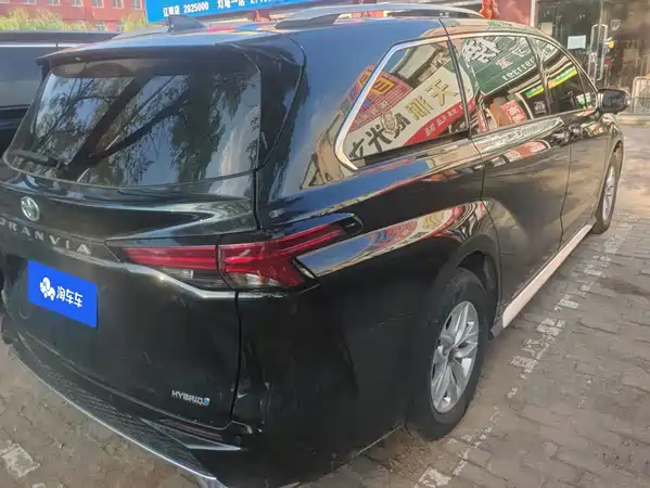 Toyota Granvia 2023