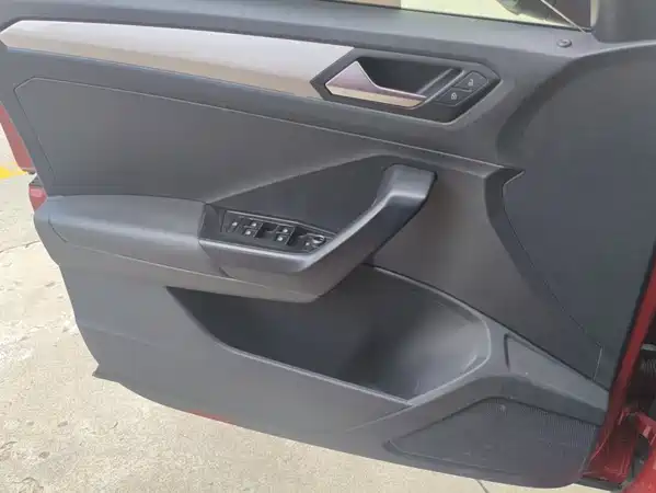 Volkswagen T-Roc 2019