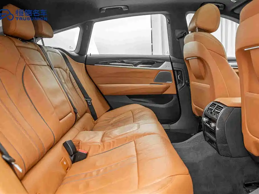 BMW 6 Series GT 2023 — фото 16