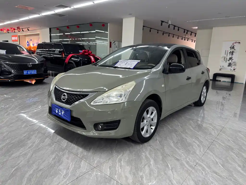Nissan Tiida 2014