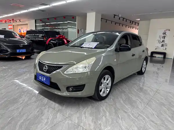Nissan Tiida 2014