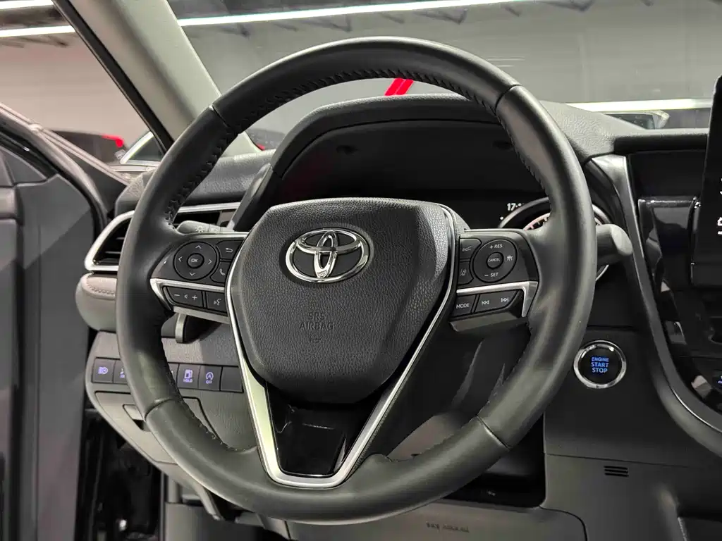 Toyota Camry 2024 — фото 9