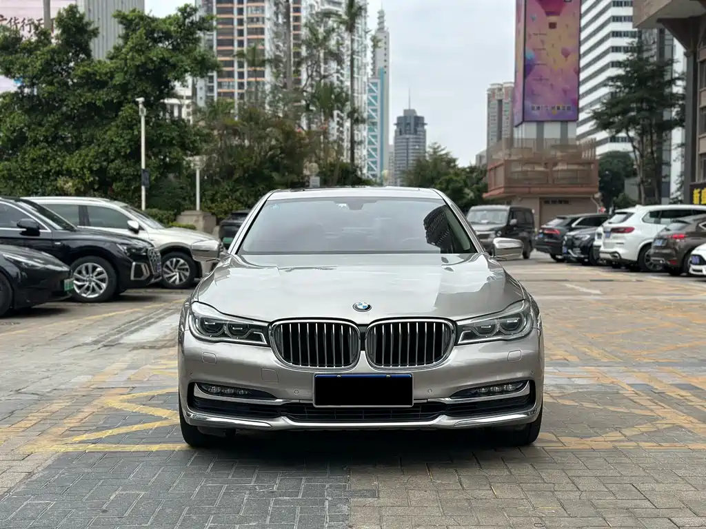 BMW 7 Series 2017 — фото 2