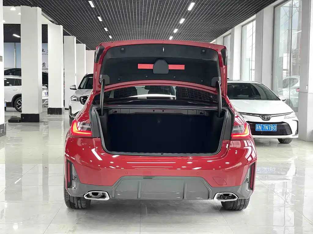 BMW 3 Series 2023 — фото 14