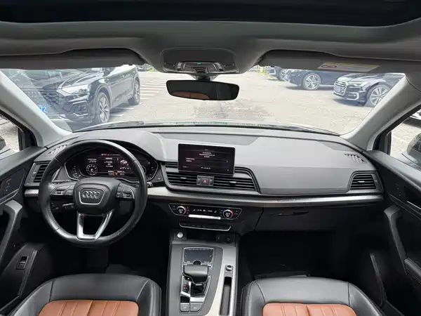 Audi Q5L 2020