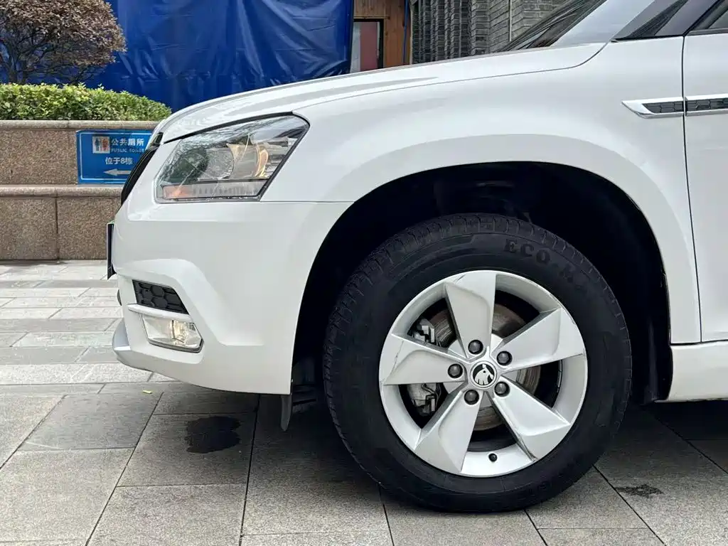 Skoda Yeti 2017 — фото 23