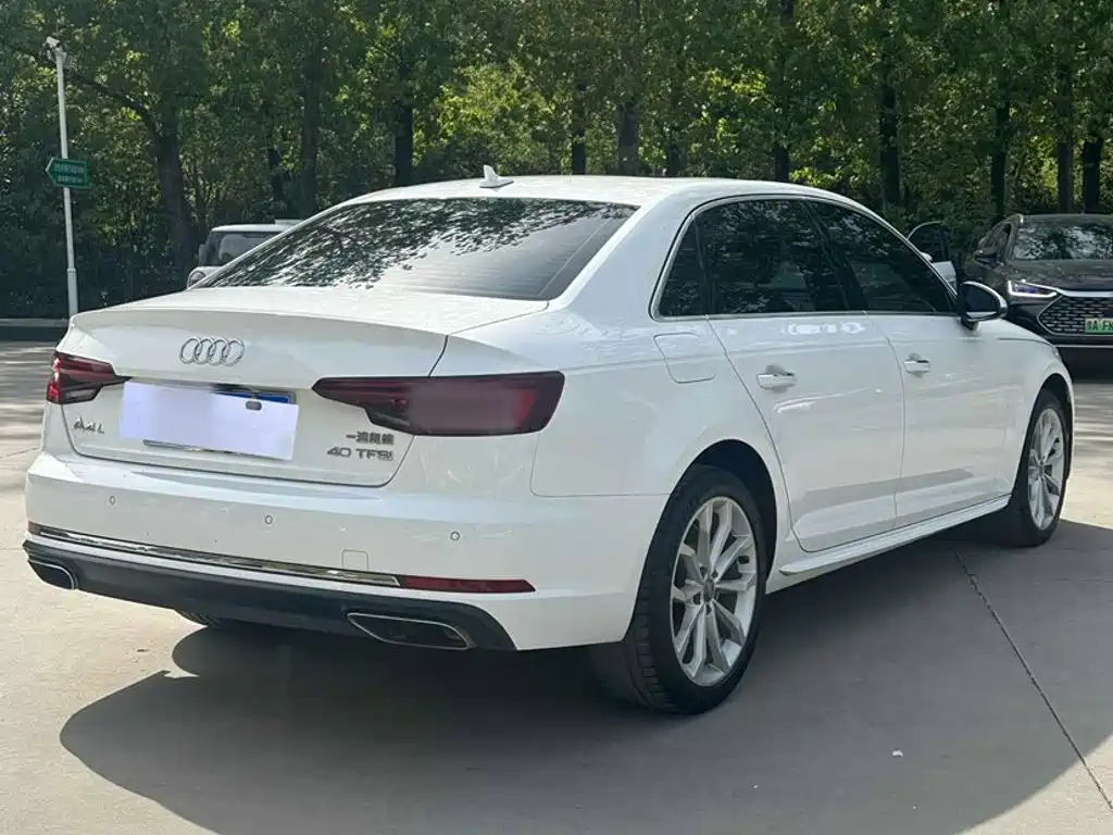 Audi A4L 2019 — фото 12