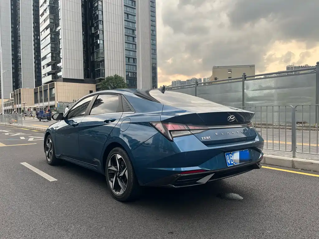 Hyundai Elantra 2021