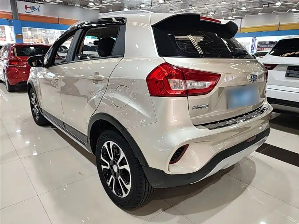 Geely Vision X3 2019 — фото 5