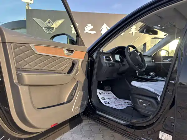 Hongqi HS7 2022