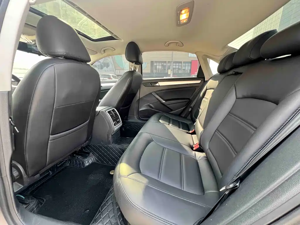 Volkswagen Passat 2011