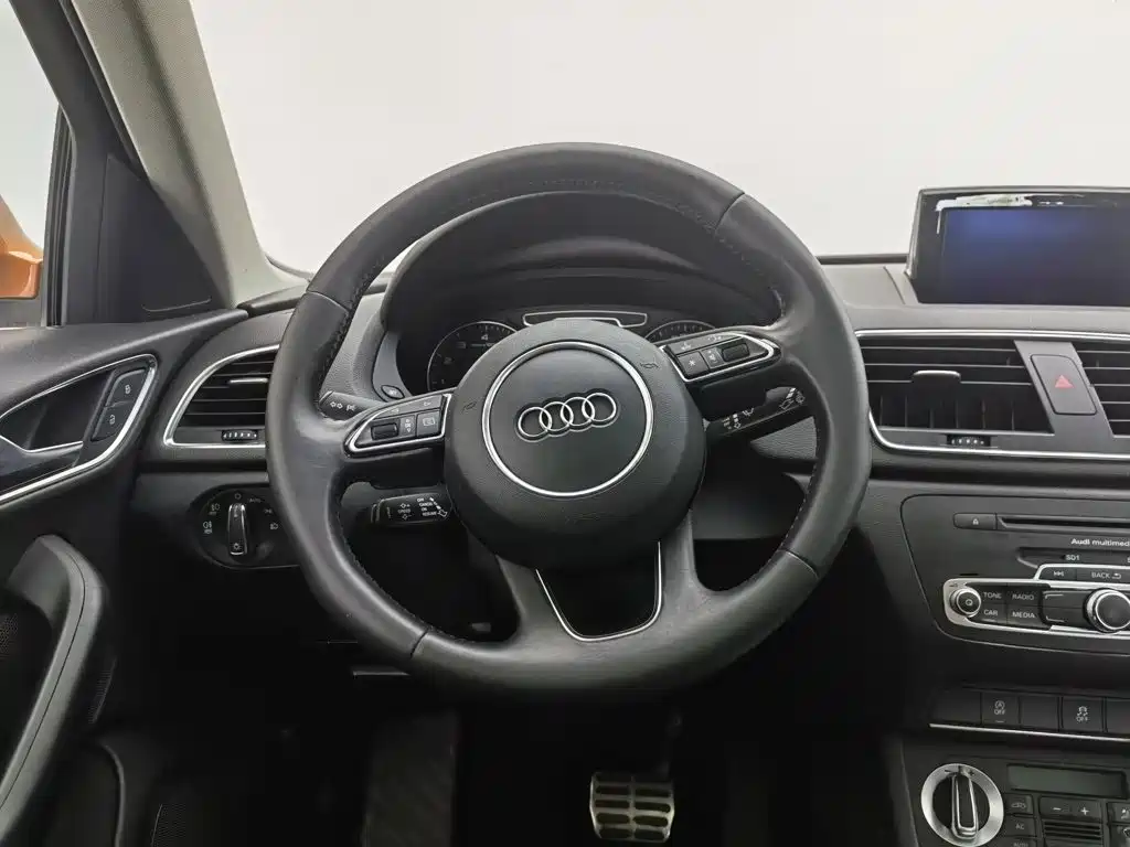 Audi Q3 2013 — фото 11