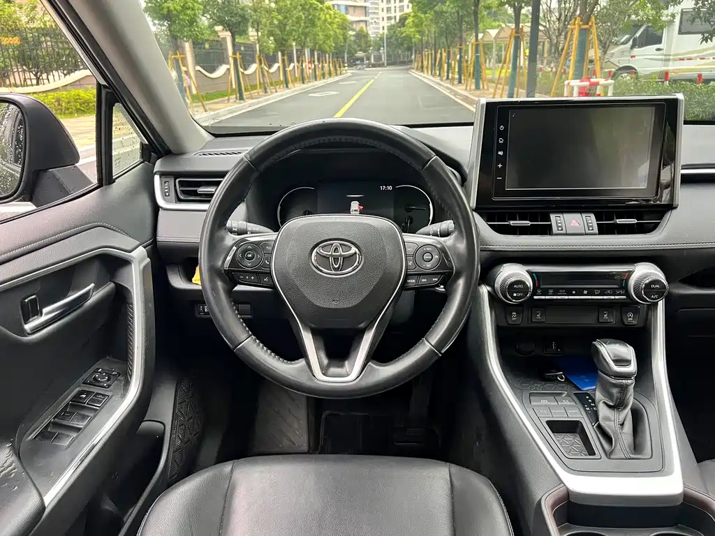 Toyota RAV4 2020 — фото 9