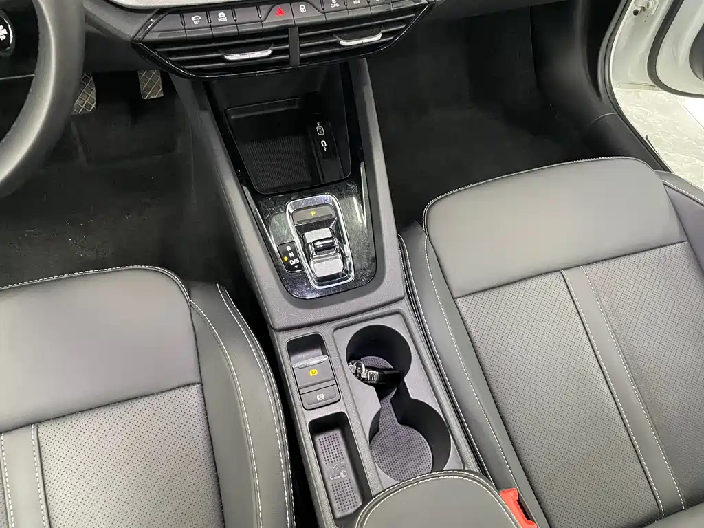 Skoda Octavia 2023 — фото 11
