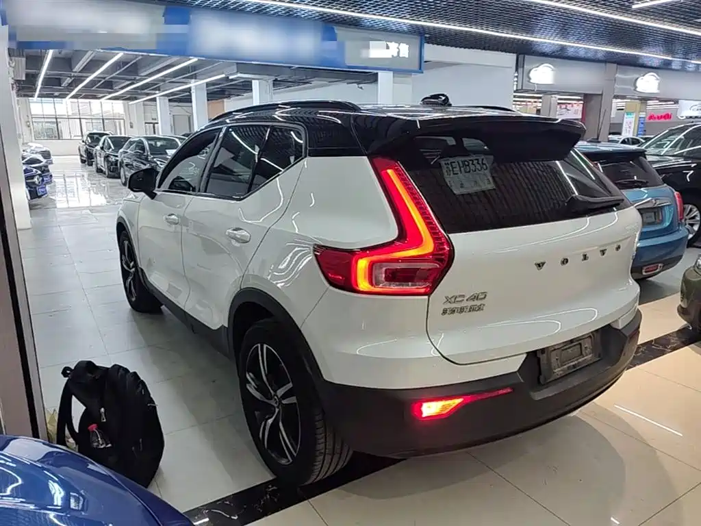Volvo XC40 2020 — фото 5
