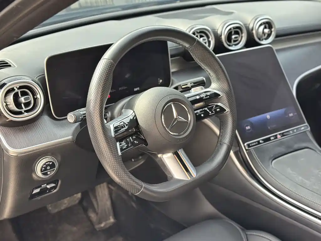 Mercedes-Benz C-Class 2023 — фото 5