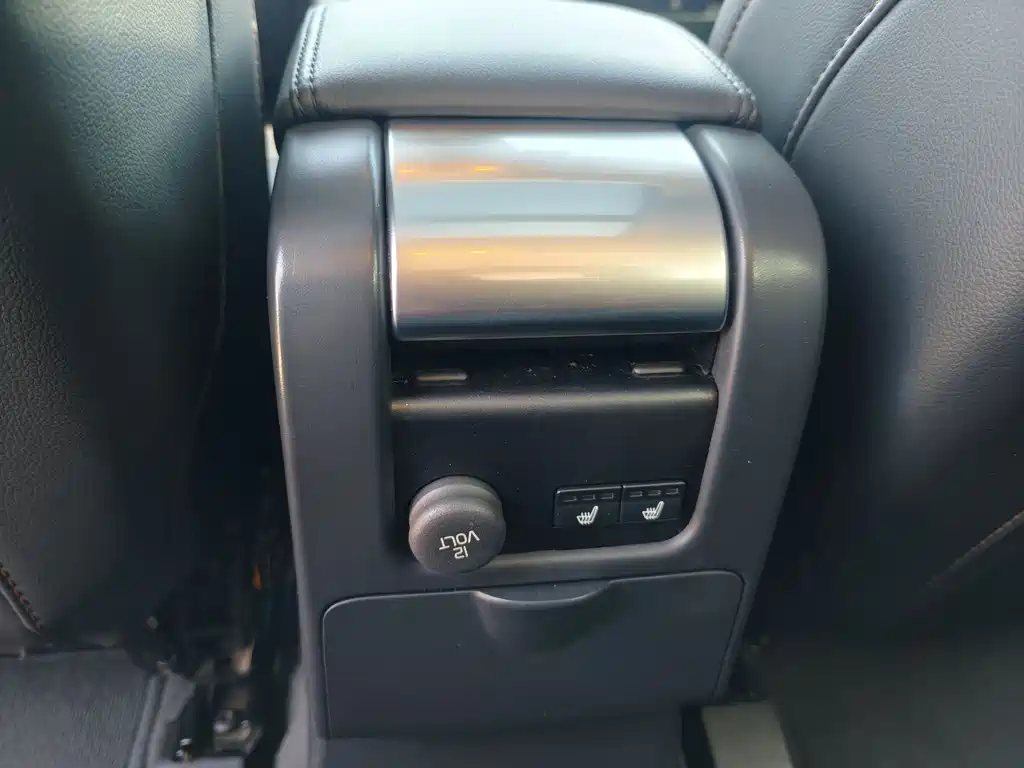 Volvo XC60 2017 — фото 10