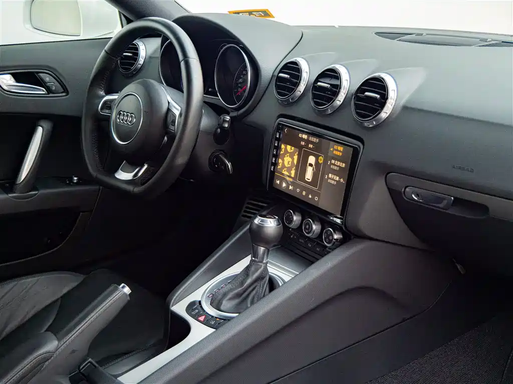 Audi TT 2013 — фото 24