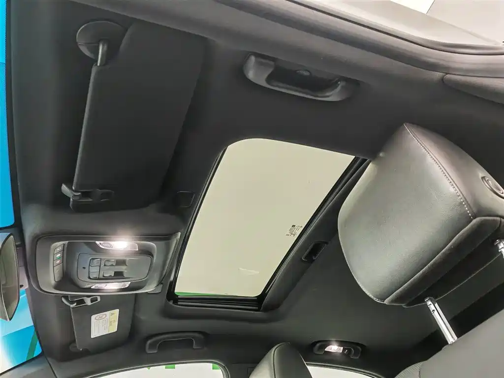 Cadillac CT4 2022 — фото 14