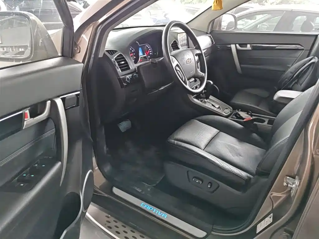 Chevrolet Captiva 2017 — фото 16